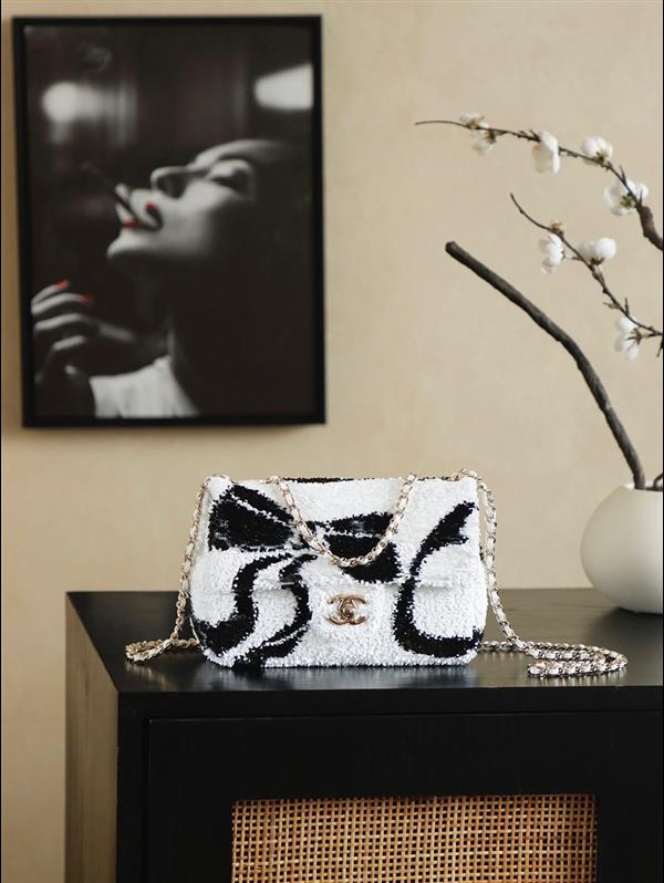 2026131214250280 900